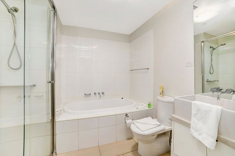 Signature Waterfront Apartments - Hotel VIC 14