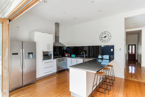 Central Bendigo Cottage, Walk To Everywhere!! - Hotel VIC 7