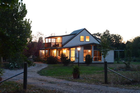 Beechworth Cedar Cottages - Hotel VIC 14
