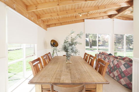 Beechworth Cedar Cottages - Hotel VIC 3