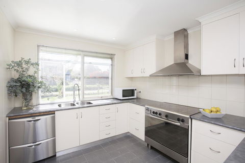 Beechworth Cedar Cottages - Hotel VIC 4
