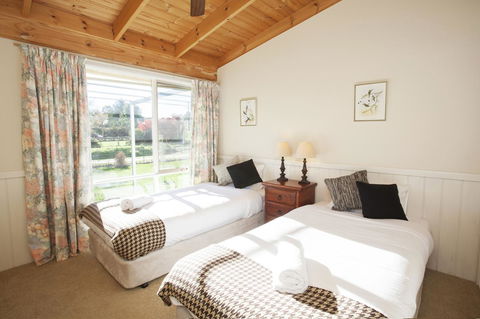 Beechworth Cedar Cottages - Hotel VIC 10