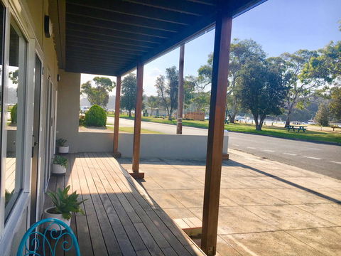 The Wheelhouse - 2BR Waterfront Apt In Town - Hotel VIC 17