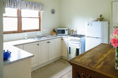Miss Pym's Cottage - Hotel VIC 26