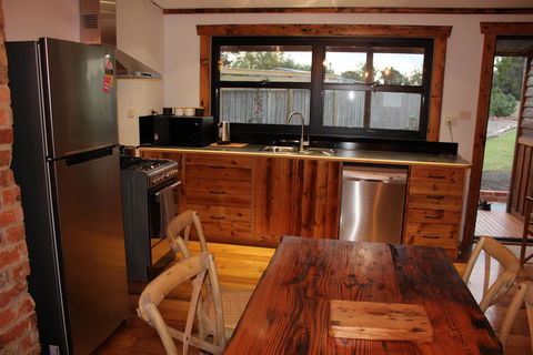 The Cottage - Hotel VIC 1