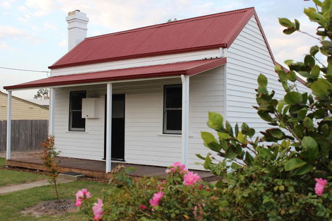 The Cottage - Hotel VIC 3
