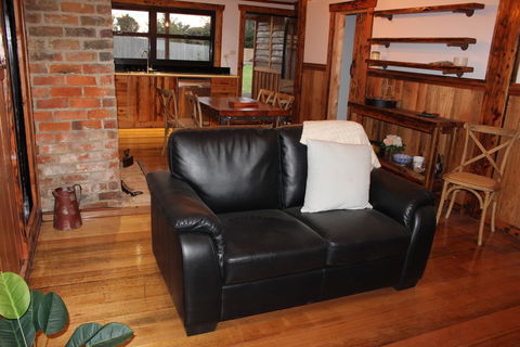 The Cottage - Hotel VIC 2