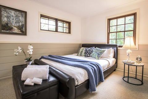 The Stone On The Hill - 3 Bedroom House - Hotel VIC 3
