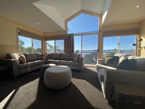 Torino 6 - Lake Jindabyne & Snowy Mountain Views - Hotel VIC 2