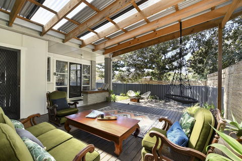 UMINA BEACH KOKOMO- Walk To The Beach, FAMILY And PET FRIENDLY Set Of 3 Vintage Original Holiday Flats & Vintage Caravan And Bat - Hotel VIC 2