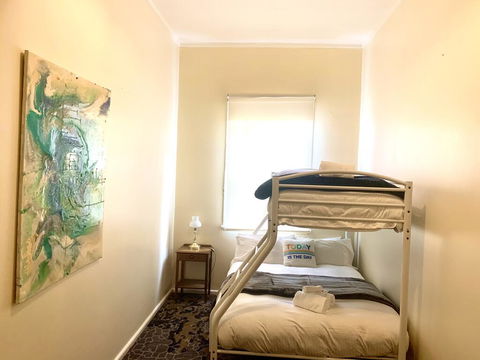 Victoria Albert Guest House Bar Cafe And Restaurant - Hotel VIC 1