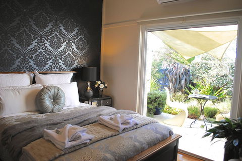 Bed Of Roses - Hotel VIC 2