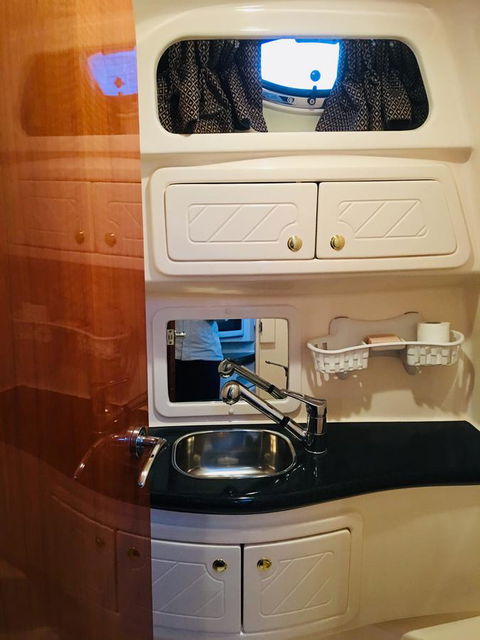 Luxury On The Water (Private Luxurious Boat) - Hotel VIC 5