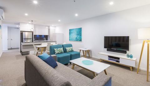 Boardwalk Burleigh Beach - Official - Hotel VIC 17
