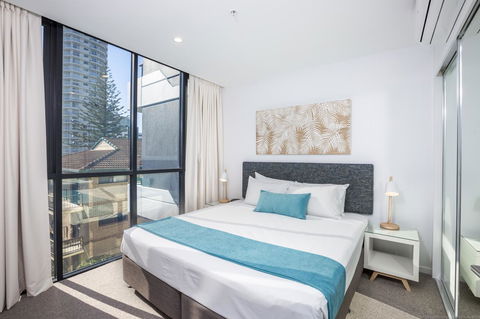 Boardwalk Burleigh Beach - Official - Hotel VIC 37