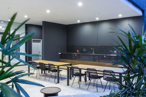 Boardwalk Burleigh Beach - Official - Hotel VIC 16