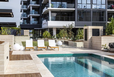 Boardwalk Burleigh Beach - Official - Hotel VIC 3