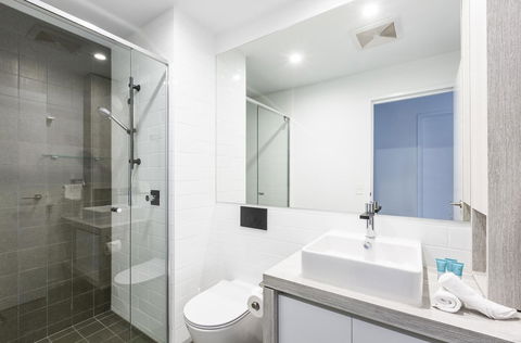 Boardwalk Burleigh Beach - Official - Hotel VIC 33