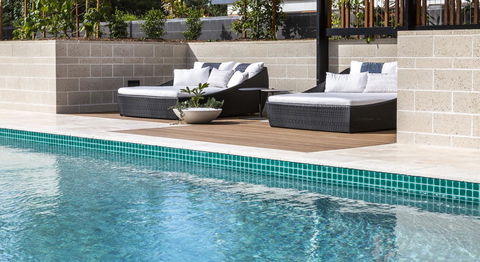 Boardwalk Burleigh Beach - Official - Hotel VIC 28