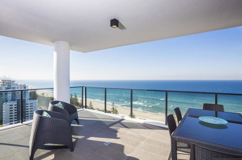 Boardwalk Burleigh Beach - Official - Hotel VIC 2