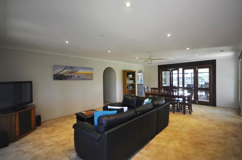 Bribie Island Canal Holiday Destination! - Hotel VIC 3