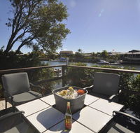 Bribie Island Canal Holiday Destination - Hotel VIC