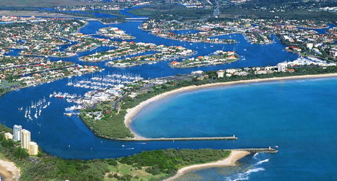 Mirra Chana - Hotel VIC 23