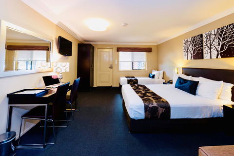 Ambassador On Ruthven - Hotel VIC 22