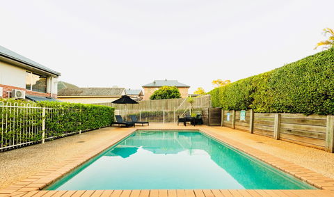 Ambassador On Ruthven - Hotel VIC 7