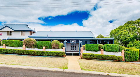 Ambassador On Ruthven - Hotel VIC 33