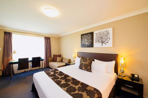 Ambassador On Ruthven - Hotel VIC 0