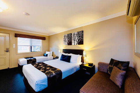 Ambassador On Ruthven - Hotel VIC 44