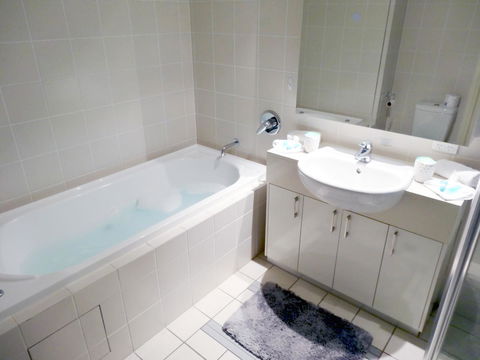 Waterfront Resort Villa With Buggy - Hotel VIC 10