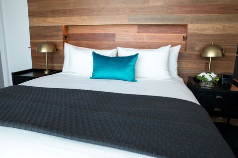 Eatons Hill Hotel - Hotel VIC 33