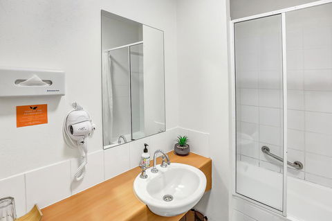 Coral Tree Inn - Hotel VIC 33