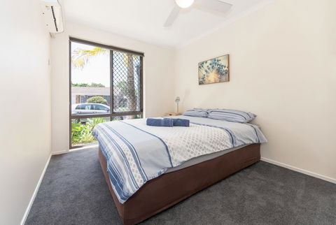 Waterfront Theme Park Getaway - Hotel VIC 10