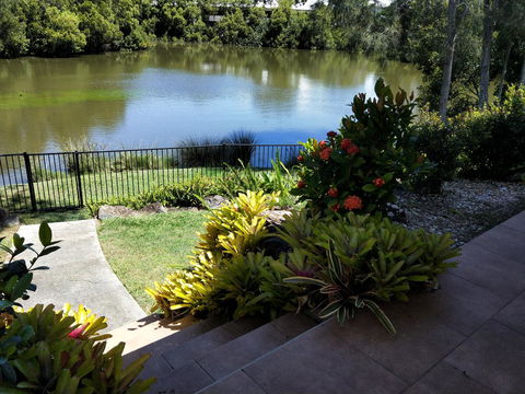 Waterfront Theme Park Getaway - Hotel VIC 21
