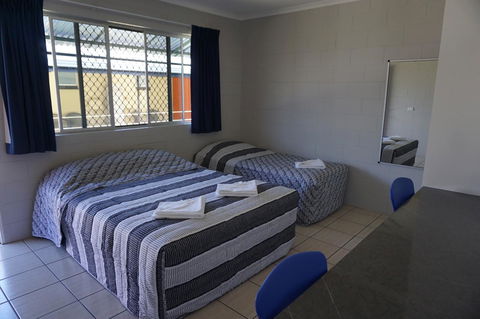 YAL Cairns - A Motel That Makes A Difference - Hotel VIC 30