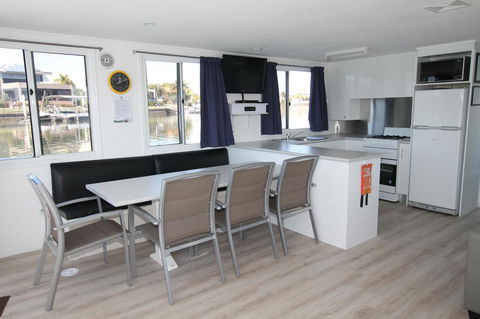 Coomera Houseboats - Hotel VIC 16