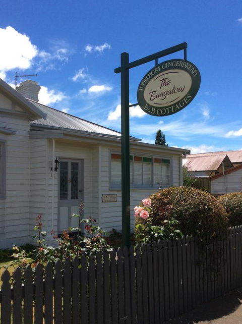 Westbury Gingerbread Cottages - Hotel VIC 1
