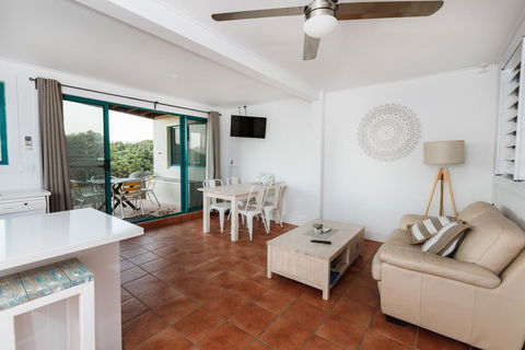 White Waves On The Beach - Hotel VIC 1