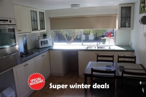 Wonky Stables Holiday Park - Hotel VIC 0