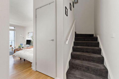 A 2BR Loft Near Melbourne Central FREE Parking - Hotel VIC 3