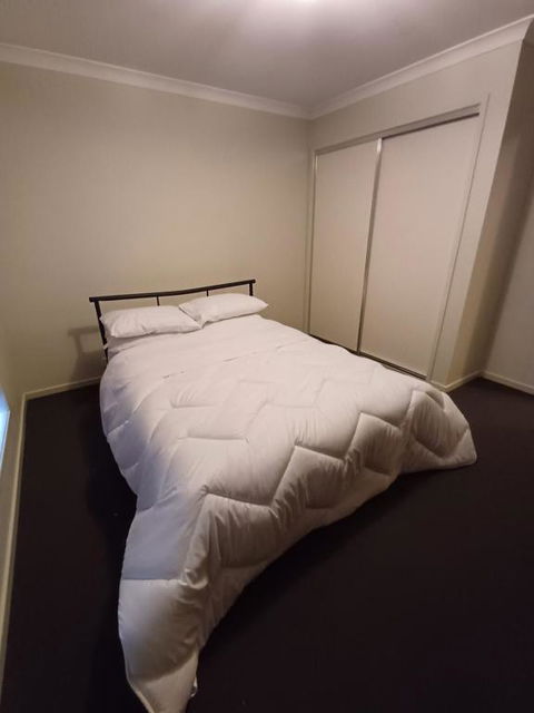 A Beautiful And Spacious Home - Hotel VIC 3