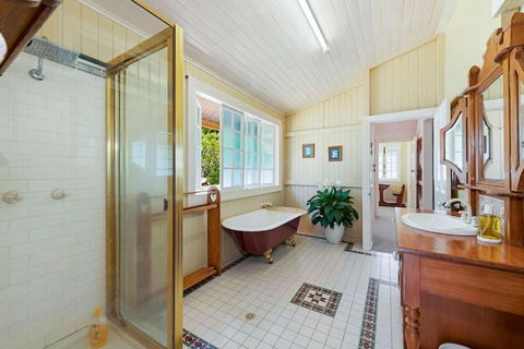 A Charming Queenslander - Hotel VIC 3