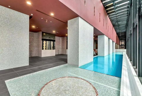 A Chic 2BR Apt Near Melbourne CBD W FREE Parking - Hotel VIC 2