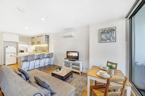 A Chic 2BR Apt Near Southern Cross City Views - Hotel VIC 0
