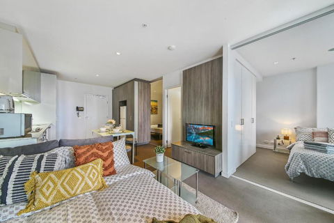 A Chic 2BR Home Near Southern Cross City Views - Hotel VIC 2