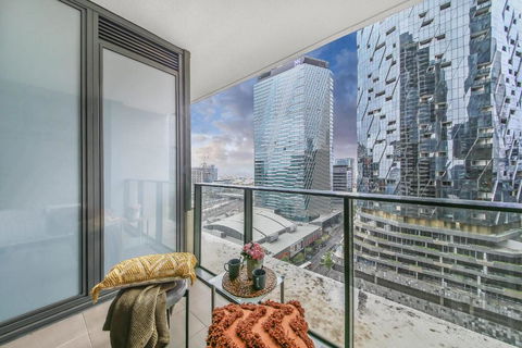 A Chic 2BR Home Near Southern Cross City Views - Hotel VIC 4
