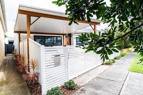 A Chic Coastal Hideaway At Toowoon Bay Beach - Hotel VIC 1